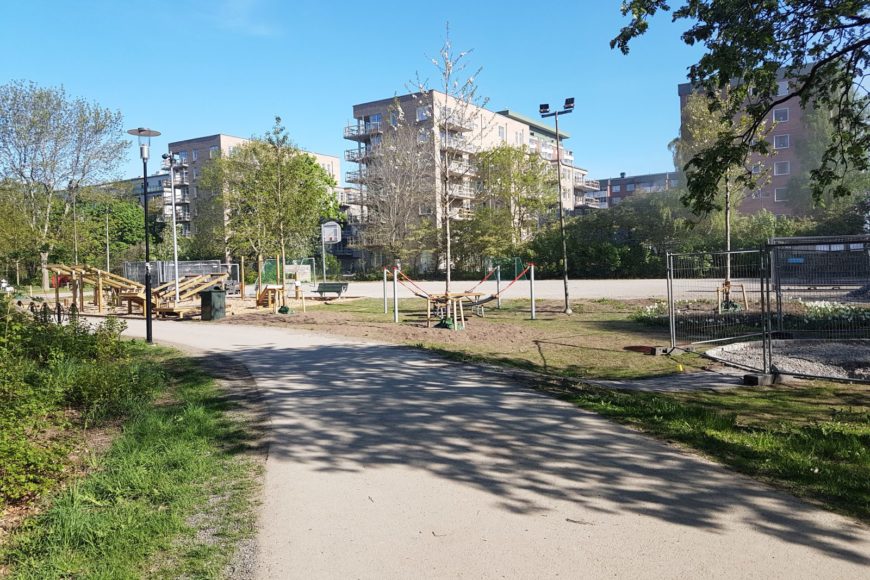 Parkhusen i Larsberg på Lidingö, sedda från Larsbergsparken.